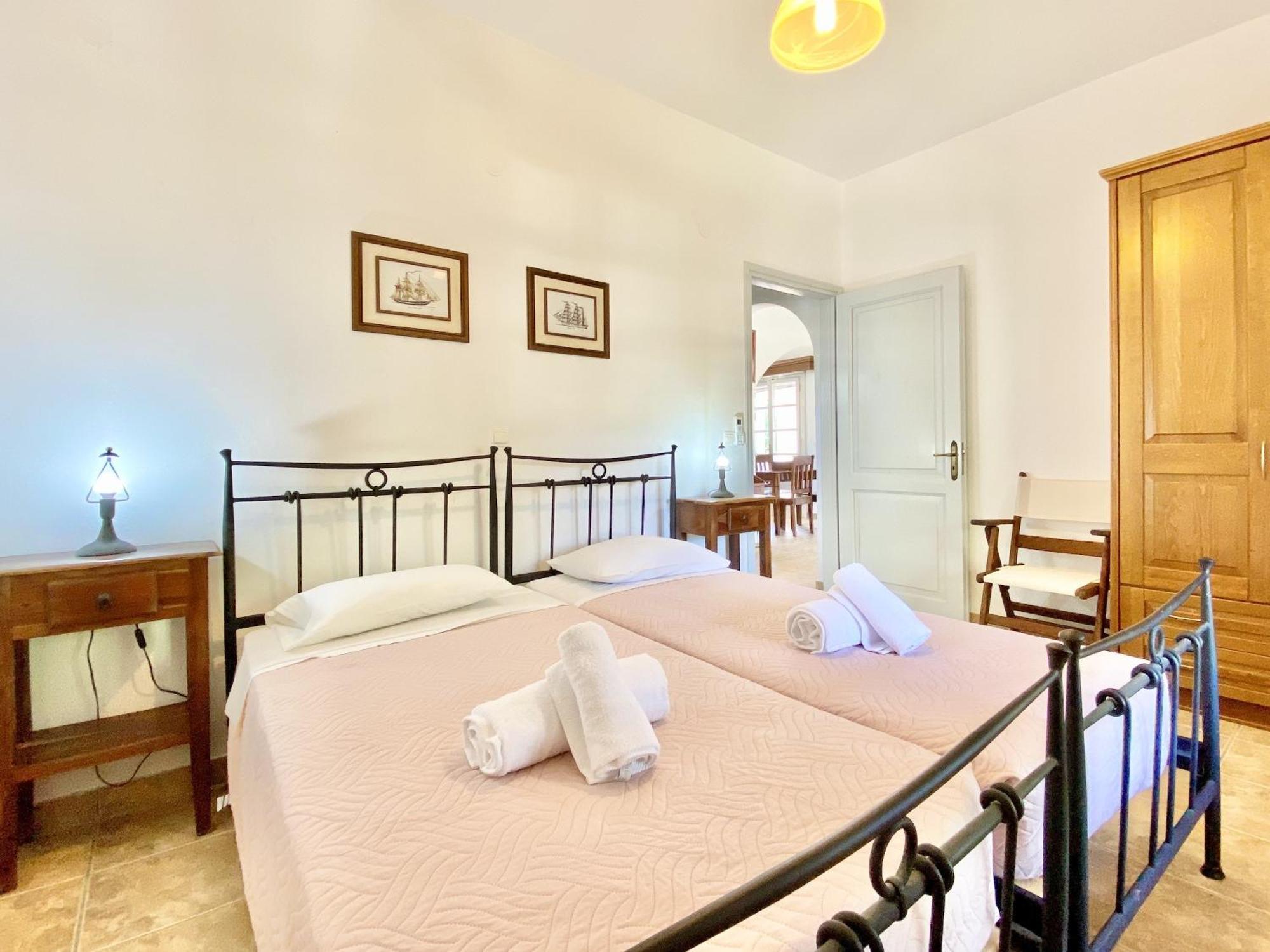 Kostas Estate With Private Pool By Dadovillas Villa Astrakeri