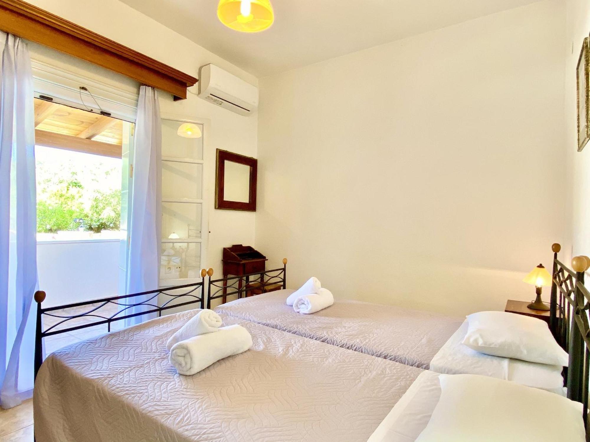 Kostas Estate With Private Pool By Dadovillas