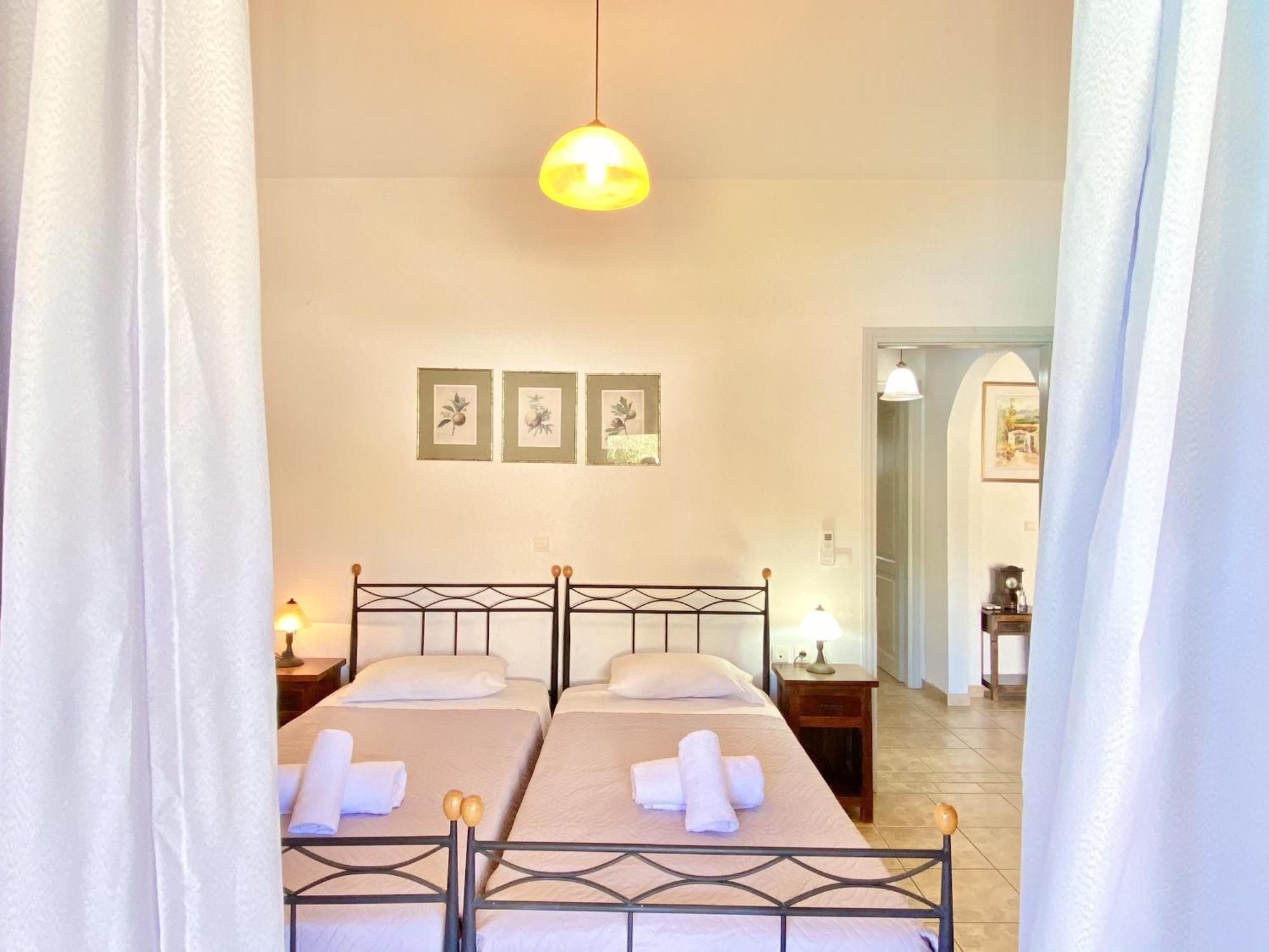Kostas Estate With Private Pool By Dadovillas Villa *