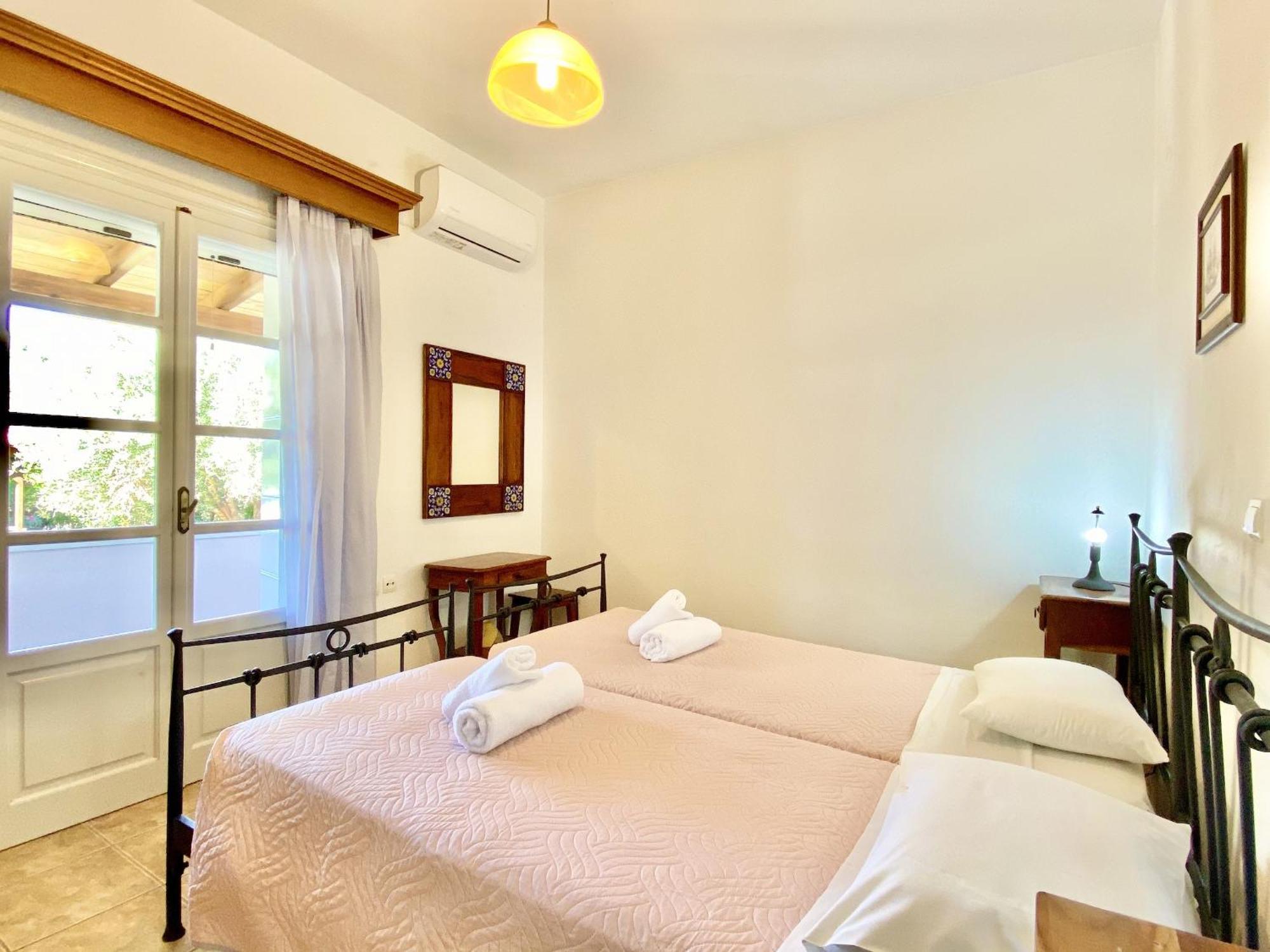 Kostas Estate With Private Pool By Dadovillas *