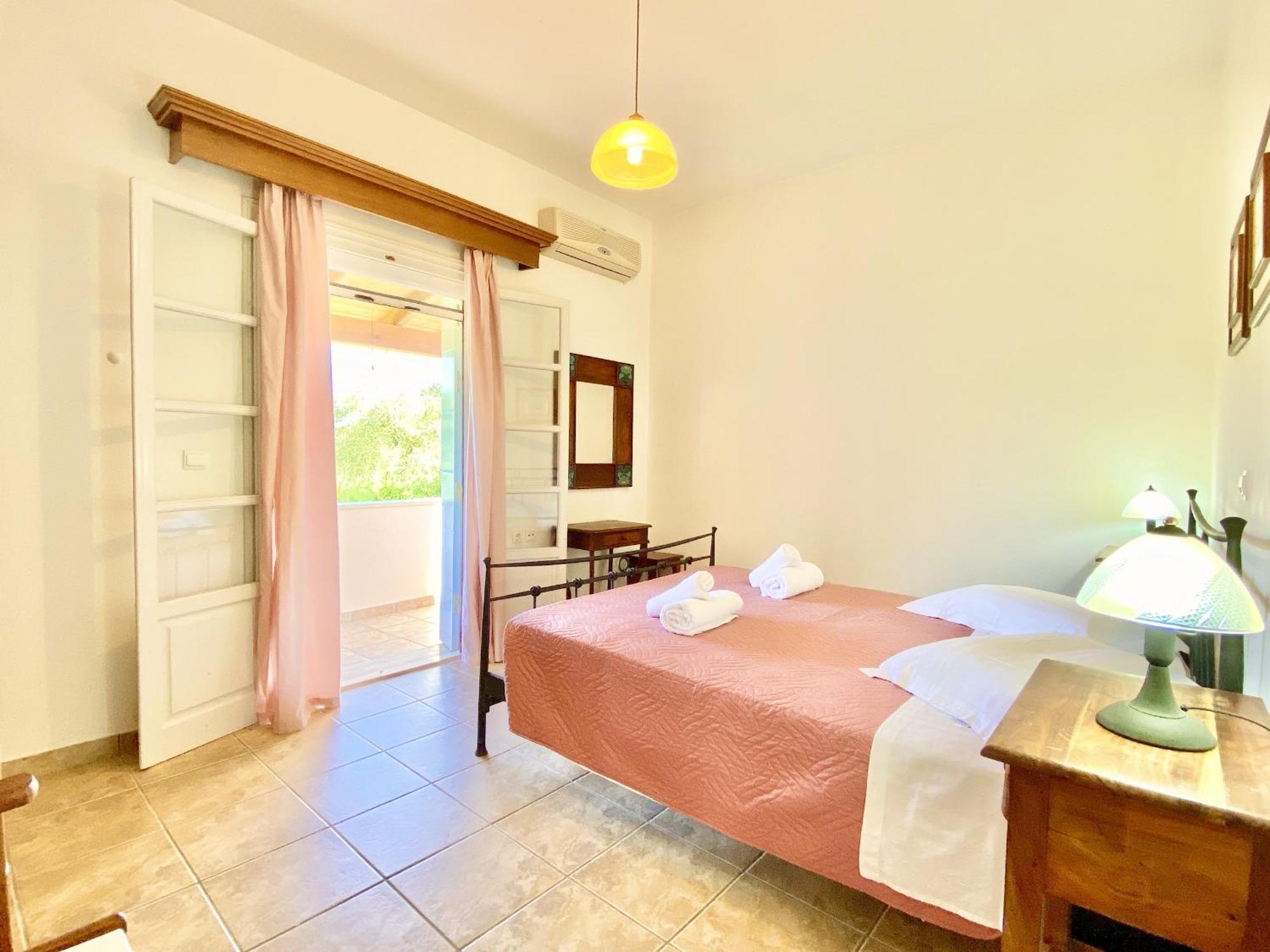 Kostas Estate With Private Pool By Dadovillas * Astrakeri