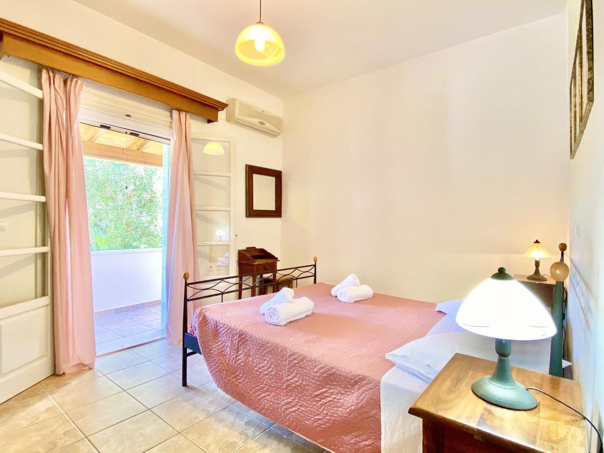 Kostas Estate With Private Pool By Dadovillas Astrakeri