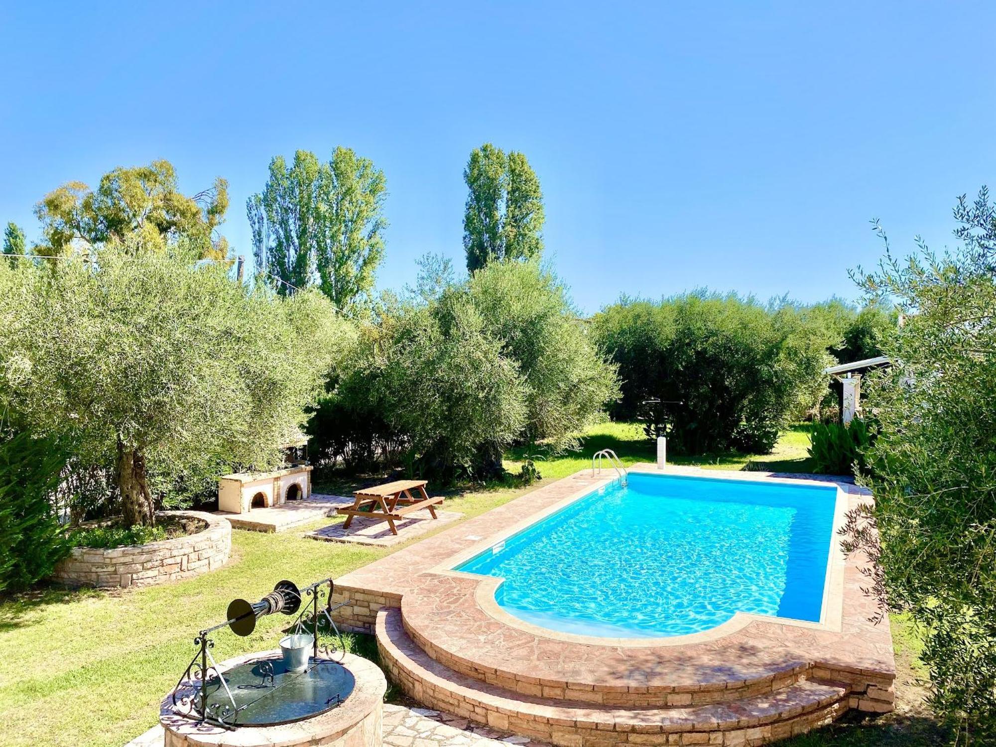 Kostas Estate With Private Pool By Dadovillas Villa *
