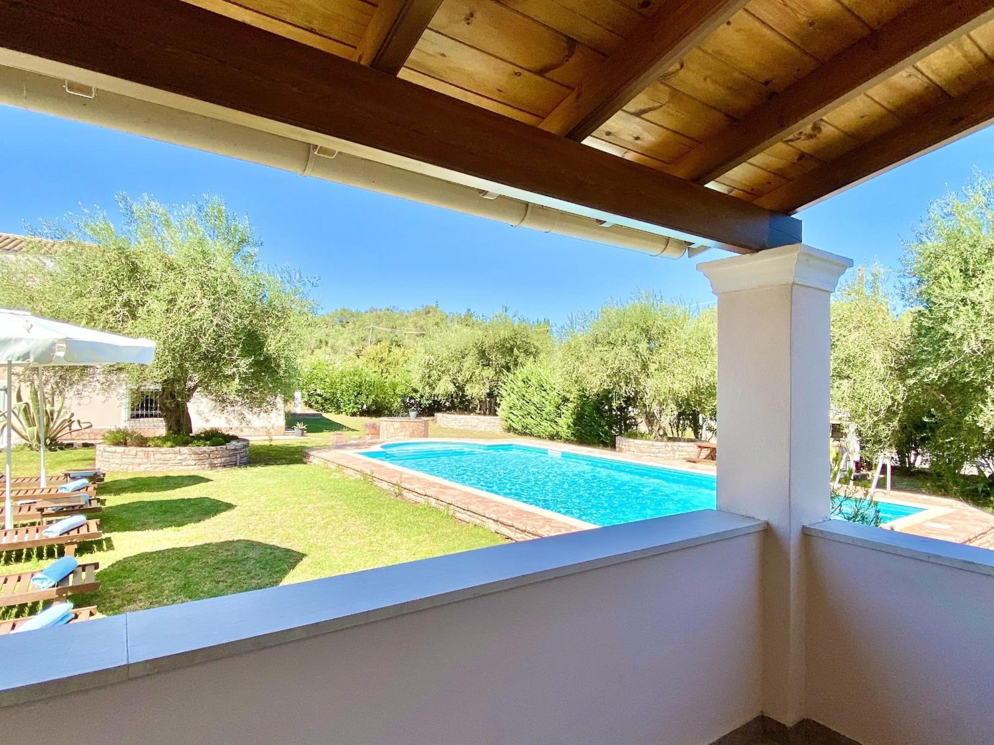 Kostas Estate With Private Pool By Dadovillas *