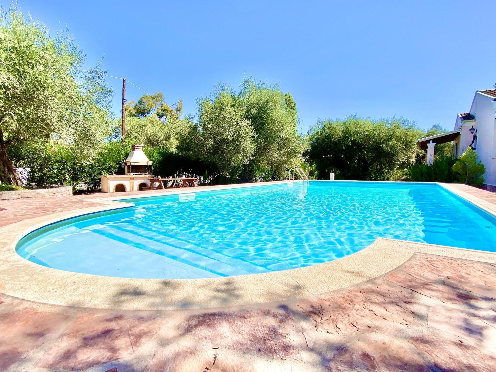 Kostas Estate With Private Pool By Dadovillas Villa Astrakeri
